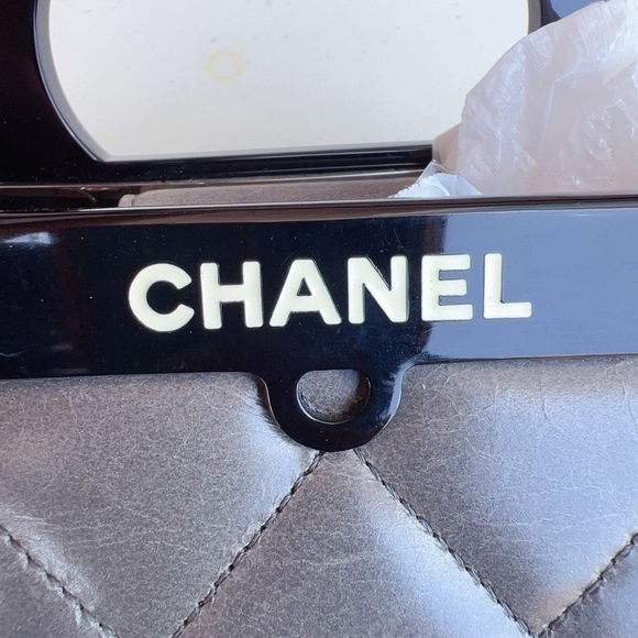 Chanel CC Delivery Tote Quilted Glazed Calfskin Small - Picture 5 of 8